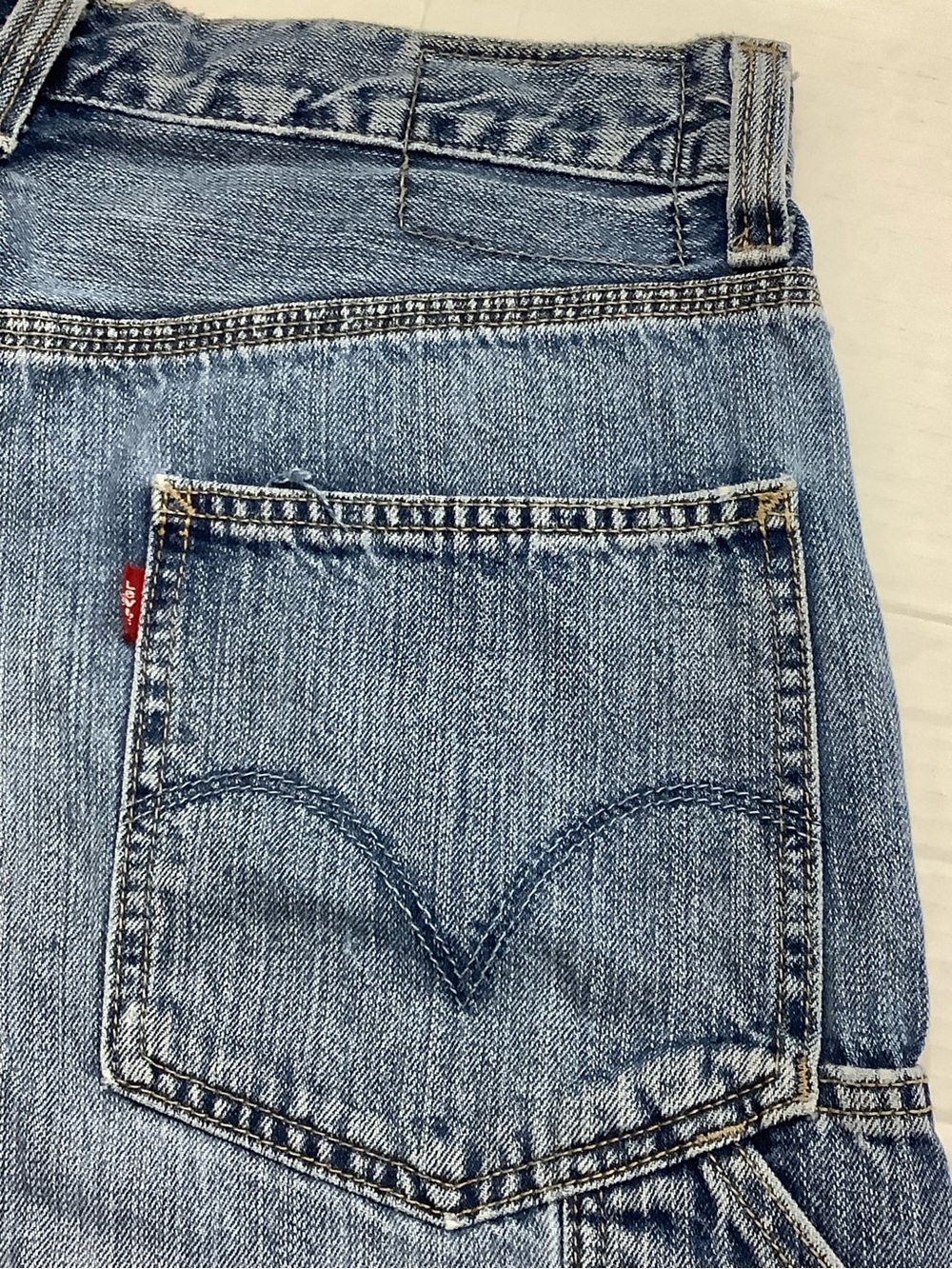 Leviโs Carpenter-Style Men's Denim Shorts - Blue Cargo Y2K - Picture 5 of 9